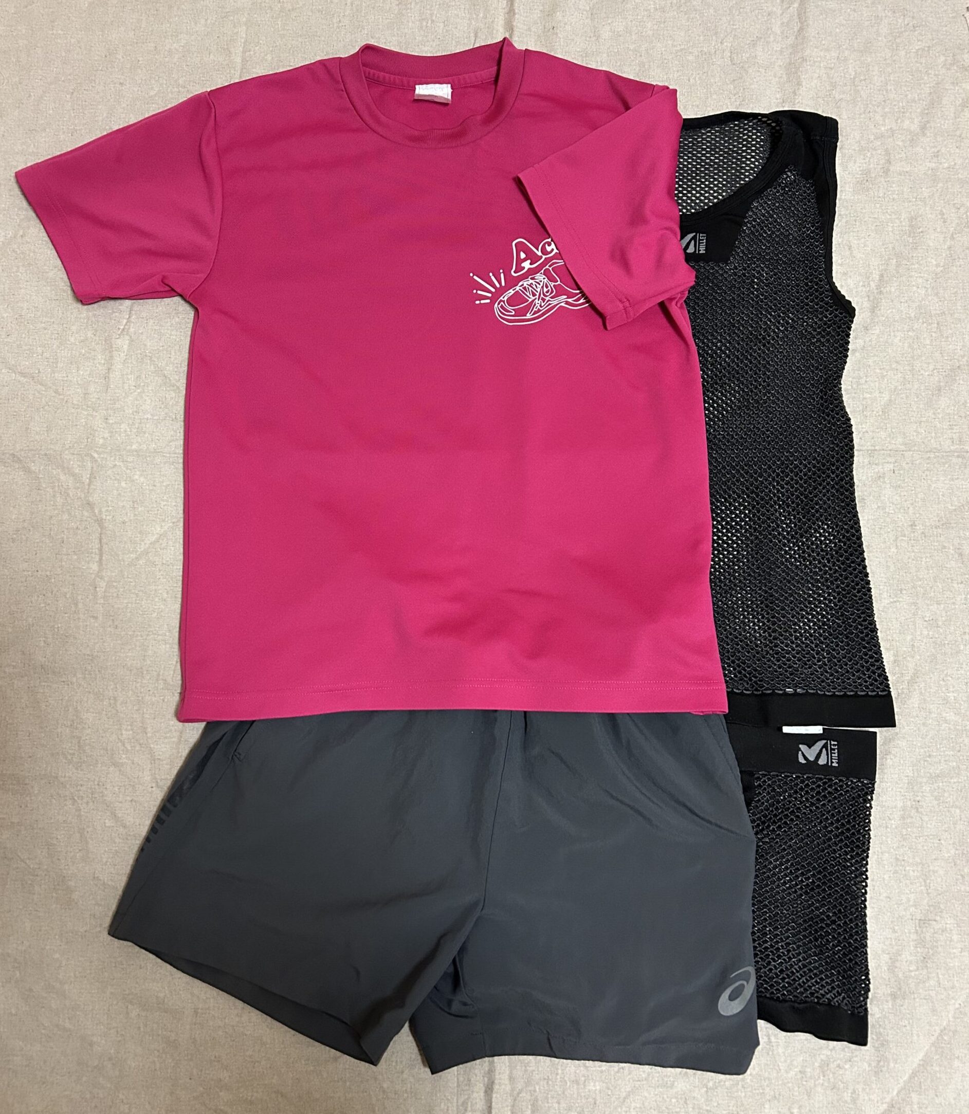 marathon outfit layering mesh inner t-shirt pants