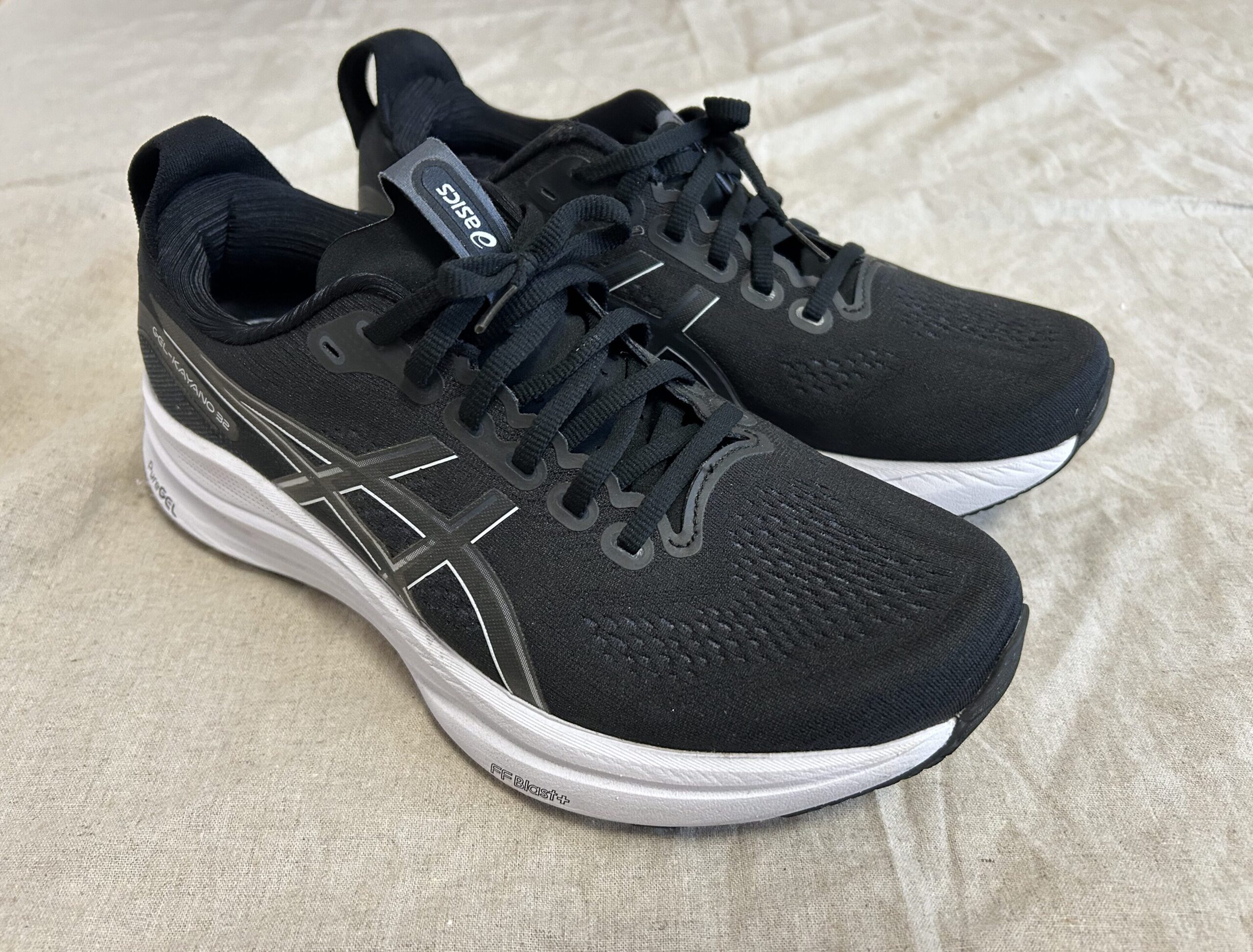 アシックス ゲルカヤノ32 ランニングシューズ