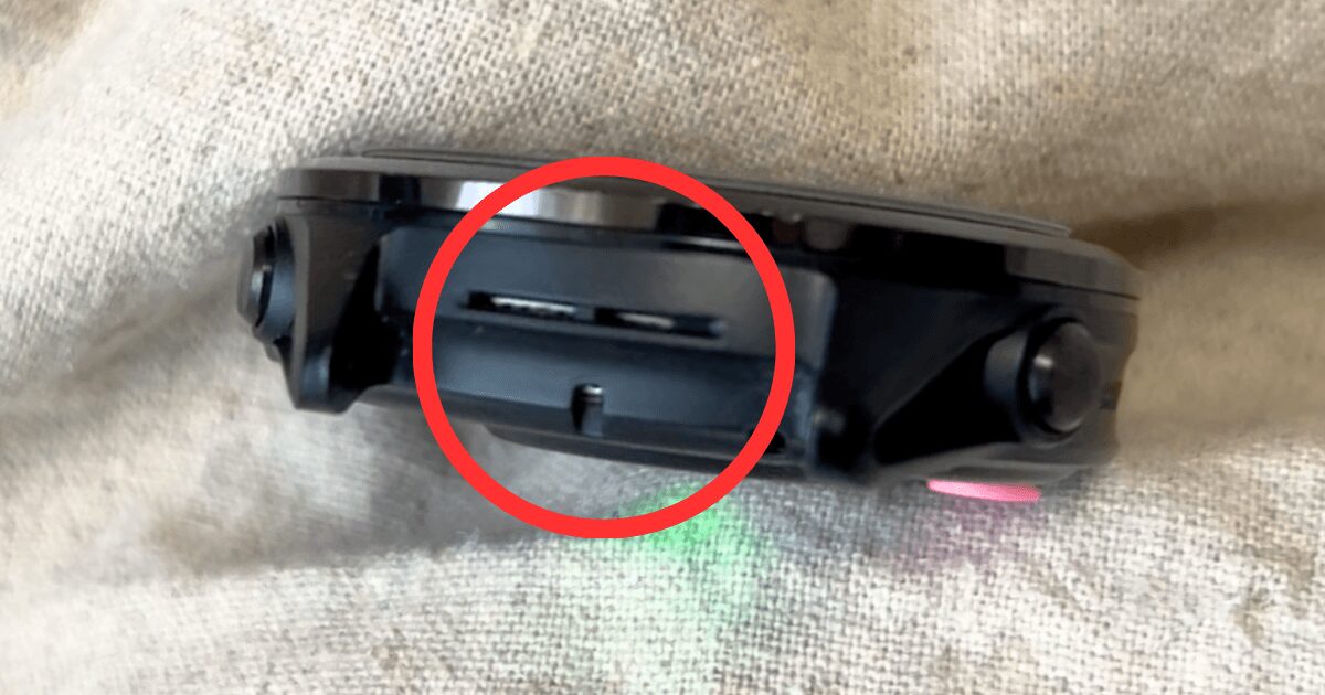 570のスリットと穴2か所の写真